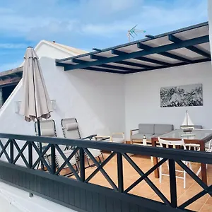 Con Amplia Terraza En La Playa Apartamento Puerto del Carmen (Lanzarote)